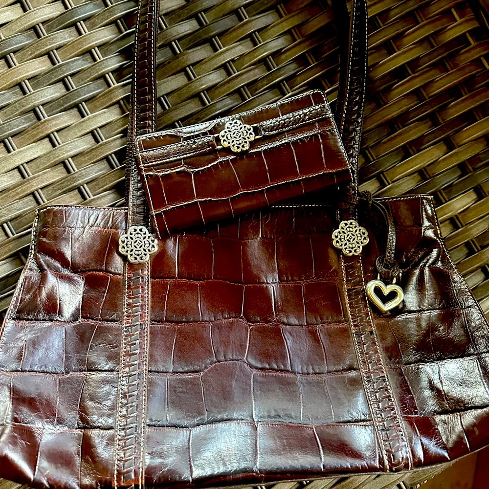 Gorgeous NWOT Brighton Brown Croc with Matching Checkbook Wallet